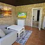 House With Garden Near Vienna & Airport ブルック・アン・デア・ライタ
