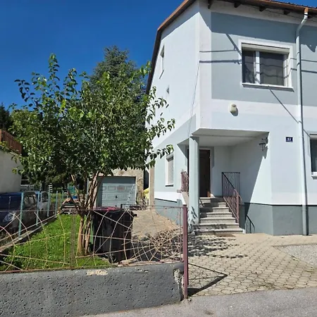 House With Garden Near Vienna & Airport Bruck an der Leitha