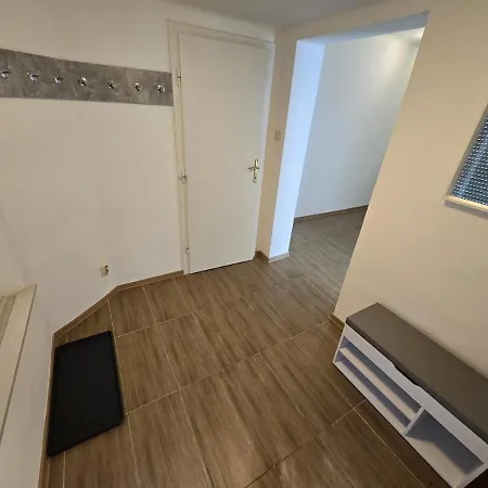 House With Garden Near Vienna & Airport *